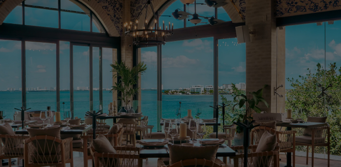 Restaurante frente al mar